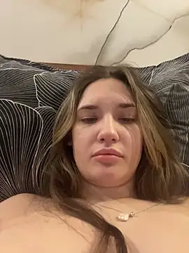 Snapshot of Holly_Molii chatting on 03/14/26, 04:51 Holly Molii online show from 03/14/26, 04:51