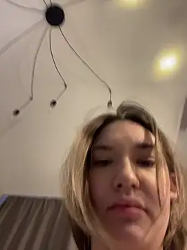 Snapshot of Holly_Molii chatting on 03/18/26, 12:25 Holly Molii online show from 03/18/26, 12:25