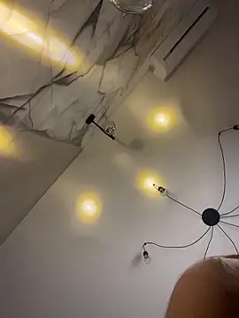 Snapshot of Holly_Molii chatting on 03/19/26, 12:47 Holly Molii online show from 03/19/26, 12:47