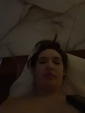 Snapshot of Holly_Molii chatting on 04/04/26, 05:16 Holly Molii online show from 04/04/26, 05:16