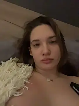 Snapshot of Holly_Molii chatting on 04/08/26, 04:12 Holly Molii online show from 04/08/26, 04:12