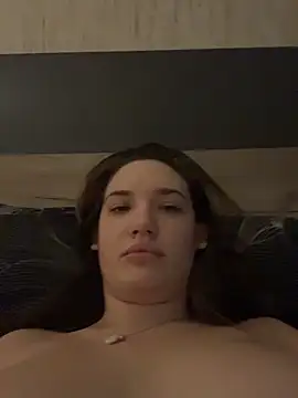 Snapshot of Holly_Molii chatting on 04/10/26, 03:56 Holly Molii online show from 04/10/26, 03:56