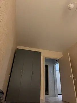 Snapshot of Holly_Molii chatting on 04/18/26, 02:15 Holly Molii online show from 04/18/26, 02:15