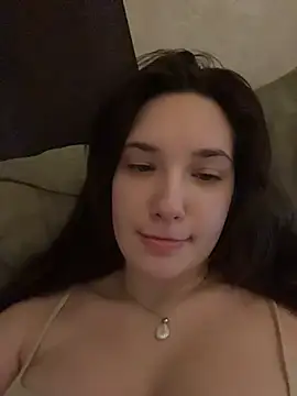 Snapshot of Holly_Molii chatting on 07/15/26, 03:12 Holly Molii online show from 07/15/26, 03:12