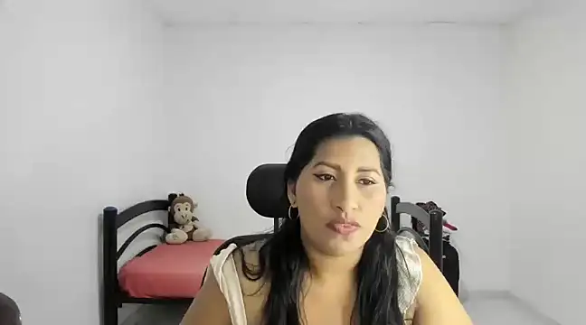 Snapshot of nikol_sexy39 chatting on 02/15/25, 12:04 nikol sexy39 online show from 02/15/25, 12:04