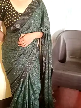 Snapshot of yourtamilcouple chatting on 01/06/25, 06:14 yourtamilcouple online show from 01/06/25, 06:14