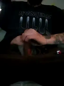 Snapshot of RobStrokes215 chatting on 01/24/25, 01:45 RobStrokes215 online show from 01/24/25, 01:45