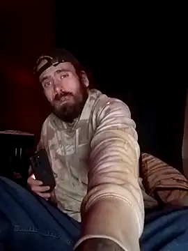 Snapshot of RobStrokes215 chatting on 10/26/25, 04:07 RobStrokes215 online show from 10/26/25, 04:07