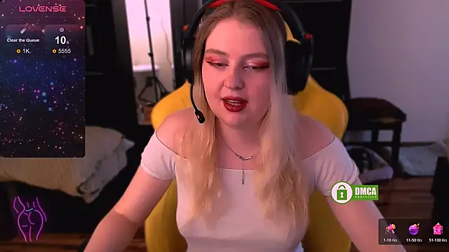 Snapshot of EvaAndLilith chatting on 12/04/25, 09:29 EvaAndLilith online show from 12/04/25, 09:29