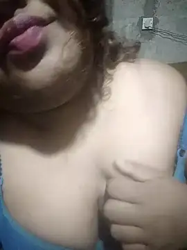 Snapshot of Aranyagril chatting on 10/18/25, 12:50 Aranyagril online show from 10/18/25, 12:50