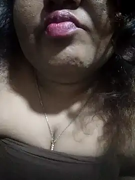 Snapshot of Aranyagril chatting on 10/24/25, 11:28 Aranyagril online show from 10/24/25, 11:28