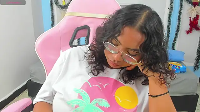 Snapshot of im_angels77 chatting on 01/06/25, 06:36 im angels77 online show from 01/06/25, 06:36