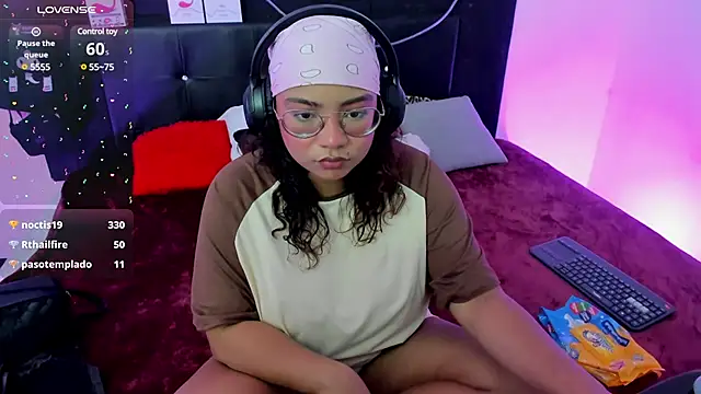 Snapshot of im_angels77 chatting on 02/21/25, 04:51 im angels77 online show from 02/21/25, 04:51