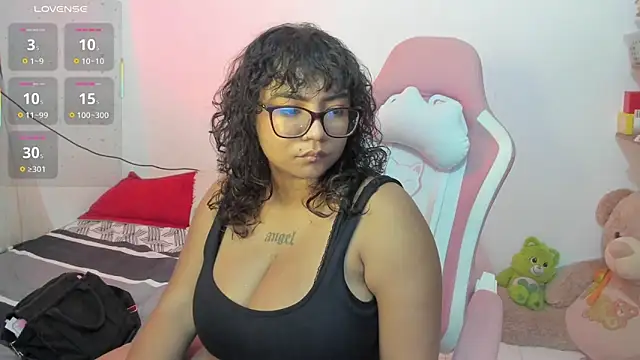 Snapshot of im_angels77 chatting on 09/30/25, 03:33 im angels77 online show from 09/30/25, 03:33