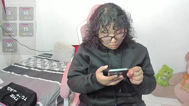 Snapshot of im_angels77 chatting on 10/01/25, 11:33 im angels77 online show from 10/01/25, 11:33