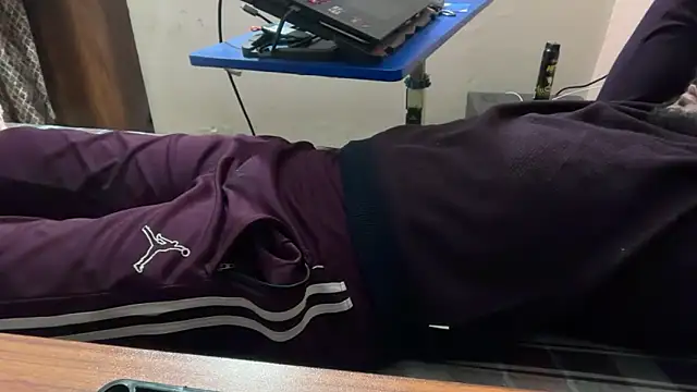 Snapshot of sexyboy09 chatting on 10/19/25, 07:47 sexyboy09 online show from 10/19/25, 07:47