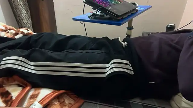 Snapshot of sexyboy09 chatting on 10/24/25, 06:32 sexyboy09 online show from 10/24/25, 06:32