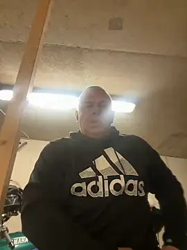 JakubW79 online show from 12/16/24, 03:19