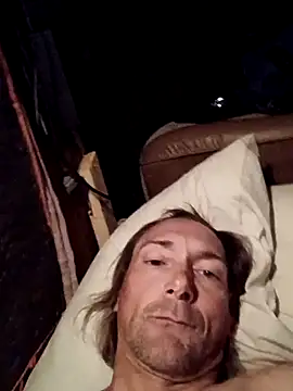 Snapshot of kdogg1976 chatting on 10/15/25, 10:48 kdogg1976 online show from 10/15/25, 10:48