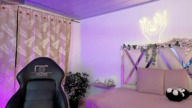 hina tay online show from 04/09/26, 03:28