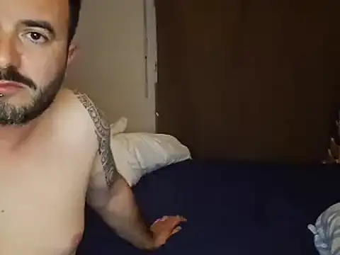 Snapshot of CaroAndMarc chatting on 03/05/25, 09:15 CaroAndMarc online show from 03/05/25, 09:15