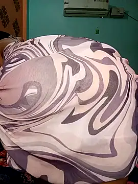 poojaji690 online show from 02/09/25, 05:50