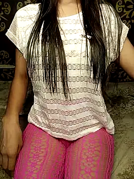 poojaji690 online show from 09/17/25, 05:53