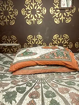 poojaji690 online show from 10/02/25, 05:47