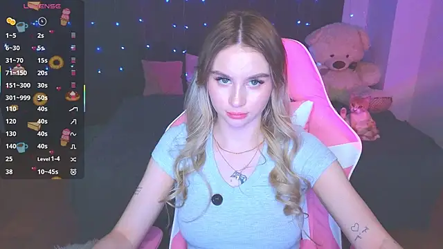 Snapshot of doll_barbieee chatting on 04/20/26, 12:52 doll barbieee online show from 04/20/26, 12:52