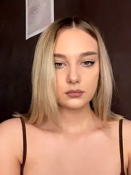 Snapshot of Alisa_Rise chatting on 11/09/25, 11:19 Alisa Rise online show from 11/09/25, 11:19