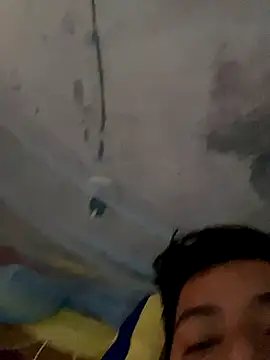 Snapshot of Avilespozo19993 chatting on 10/05/25, 04:05 Avilespozo19993 online show from 10/05/25, 04:05