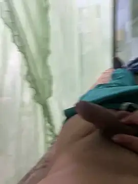 Snapshot of Avilespozo19993 chatting on 11/26/25, 02:34 Avilespozo19993 online show from 11/26/25, 02:34