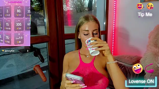 Mia  Milan online show from 04/16/26, 03:40