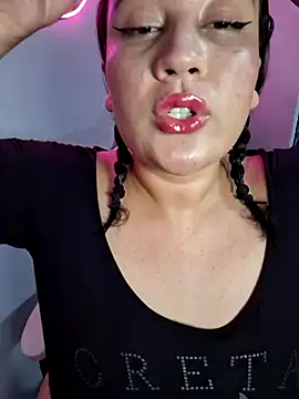 Snapshot of alexxaa96 chatting on 01/28/25, 02:21 alexxaa96 online show from 01/28/25, 02:21