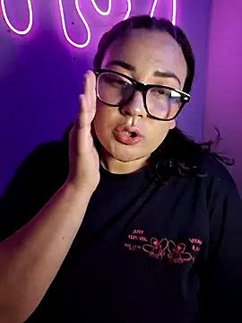 Snapshot of alexxaa96 chatting on 01/29/25, 02:30 alexxaa96 online show from 01/29/25, 02:30