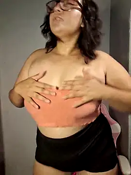 Snapshot of alexxaa96 chatting on 02/20/25, 02:29 alexxaa96 online show from 02/20/25, 02:29