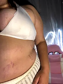 Snapshot of alexxaa96 chatting on 10/03/25, 04:20 alexxaa96 online show from 10/03/25, 04:20