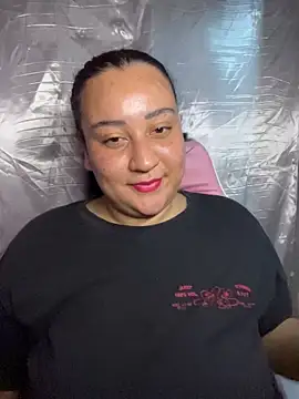 Snapshot of alexxaa96 chatting on 11/15/25, 04:10 alexxaa96 online show from 11/15/25, 04:10