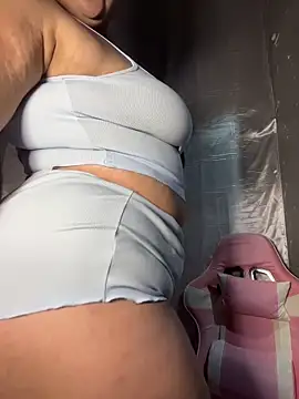 Snapshot of alexxaa96 chatting on 12/03/25, 03:25 alexxaa96 online show from 12/03/25, 03:25