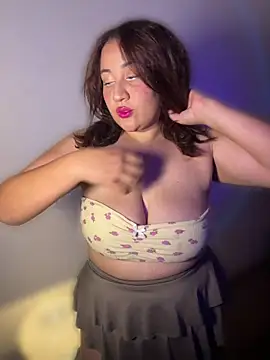 alexxaa96 online show from 05/18/26, 03:35