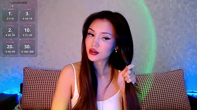 Snapshot of Min_Jee_ chatting on 03/04/25, 03:26 Min Jee online show from 03/04/25, 03:26