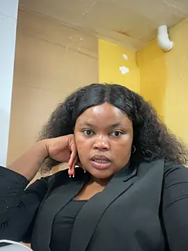 Curveysinaa online show from 03/04/25, 08:13