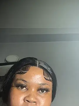 Curveysinaa online show from 03/17/25, 06:11