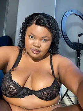 Curveysinaa online show from 02/18/26, 05:36