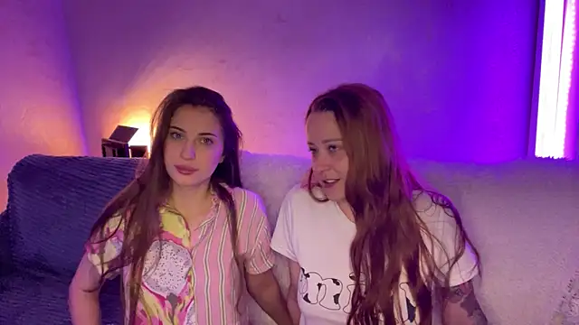 Snapshot of __2sya__ chatting on 11/23/25, 02:06 2sya online show from 11/23/25, 02:06