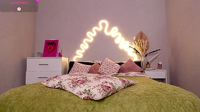 Red  Candy online show from 12/01/24, 04:29