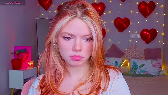 Snapshot of Red__Candy chatting on 03/06/26, 03:52 Red Candy online show from 03/06/26, 03:52