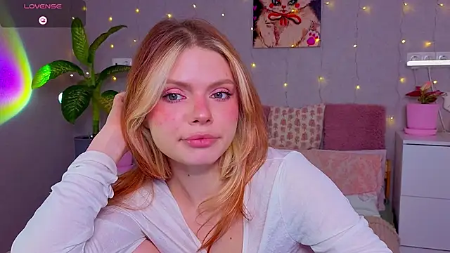 Snapshot of Red__Candy chatting on 04/09/26, 01:16 Red Candy online show from 04/09/26, 01:16