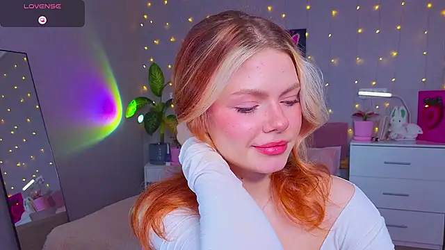 Snapshot of Red__Candy chatting on 04/12/26, 11:04 Red Candy online show from 04/12/26, 11:04