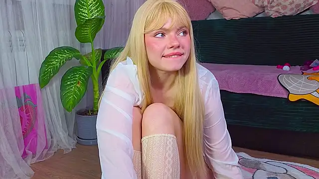 Snapshot of Red__Candy chatting on 04/22/26, 01:34 Red Candy online show from 04/22/26, 01:34